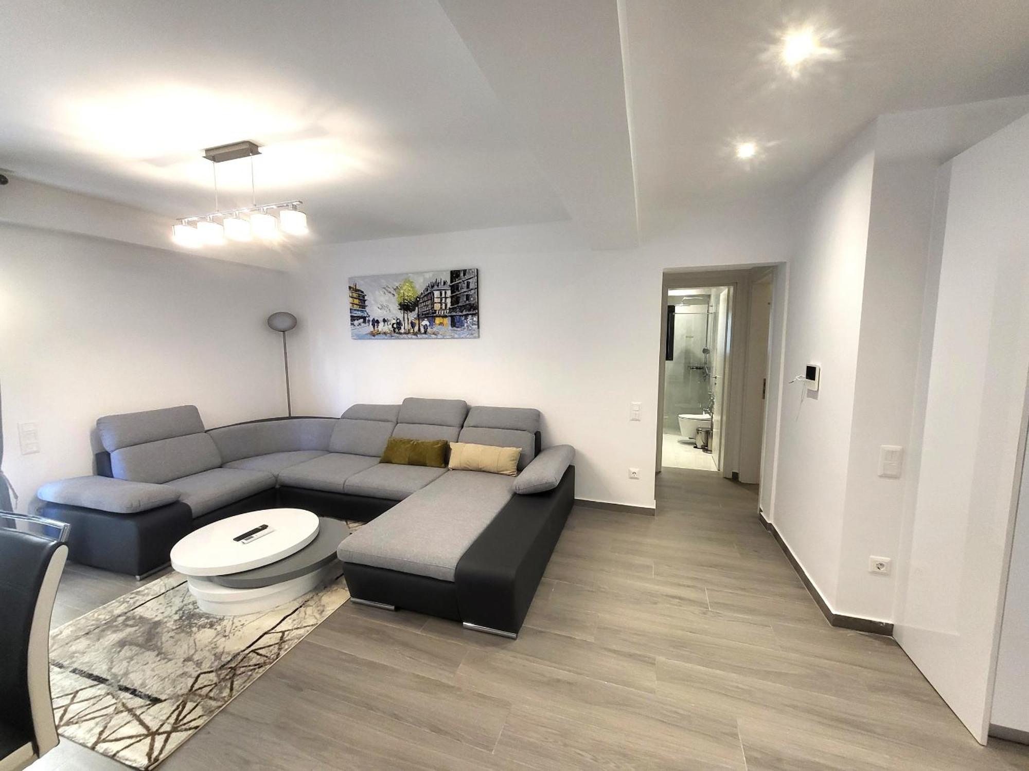 Fabilicious Suites - 2 Apartments- Romantic Jacuzzi & Spacious Family Comfort Athena Bagian luar foto