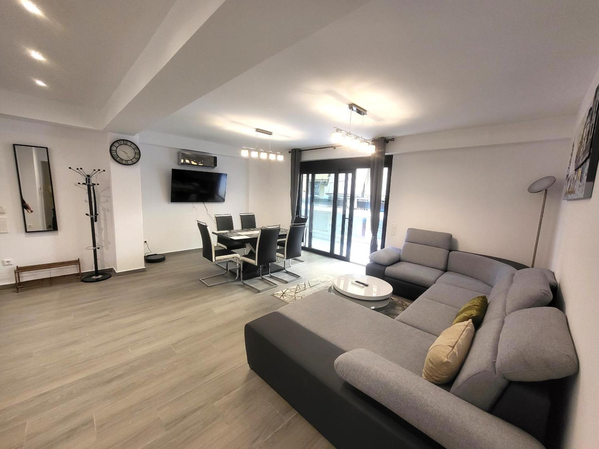 Fabilicious Suites - 2 Apartments- Romantic Jacuzzi & Spacious Family Comfort Athena Bagian luar foto