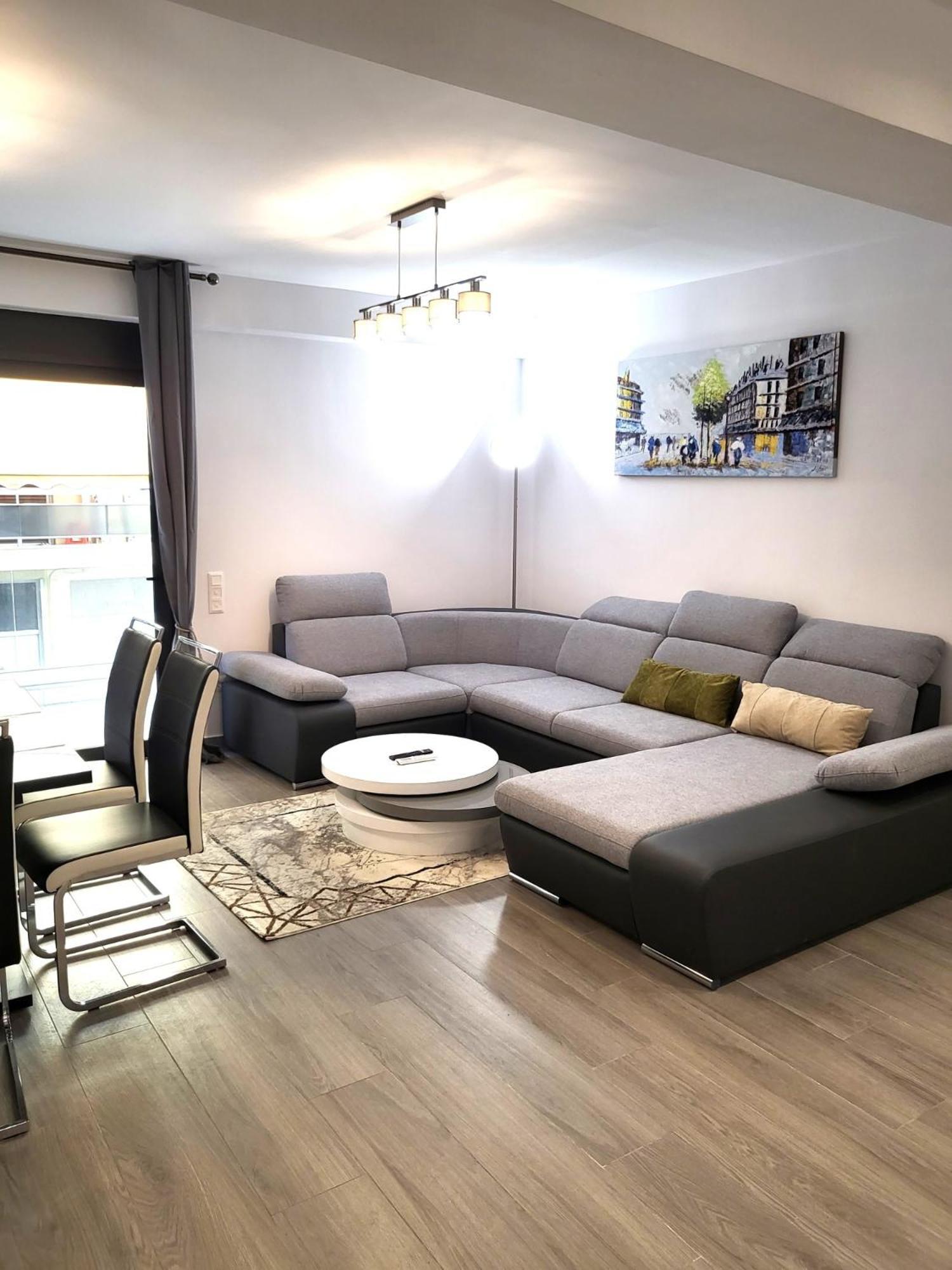 Fabilicious Suites - 2 Apartments- Romantic Jacuzzi & Spacious Family Comfort Athena Bagian luar foto